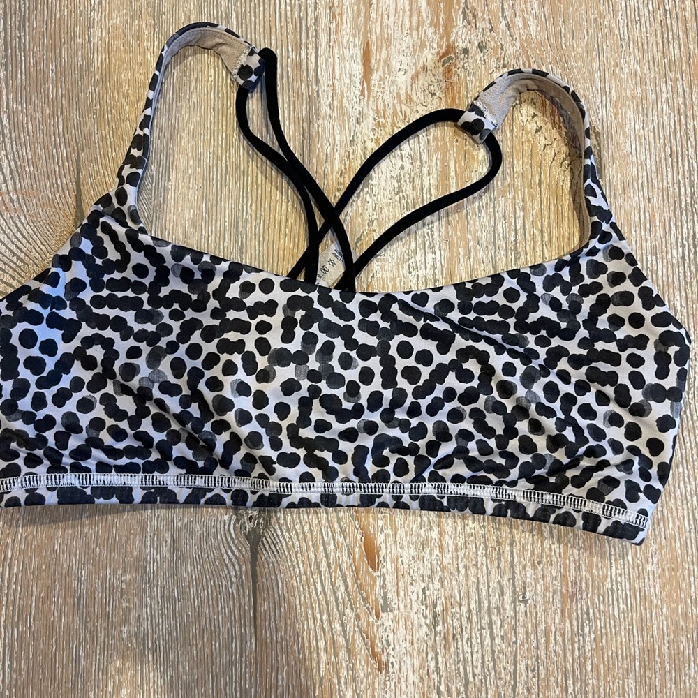 LuLuLemon Yoga Flow Light Support Sports Bra